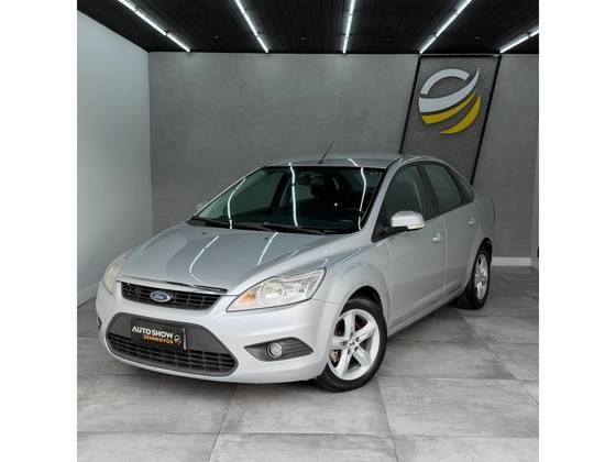 FORD FOCUS 2.0 GLX SEDAN 16V GASOLINA 4P MANUAL FORD FOCUS 2.0 GLX SEDAN 16V GASOLINA 4P MANUAL